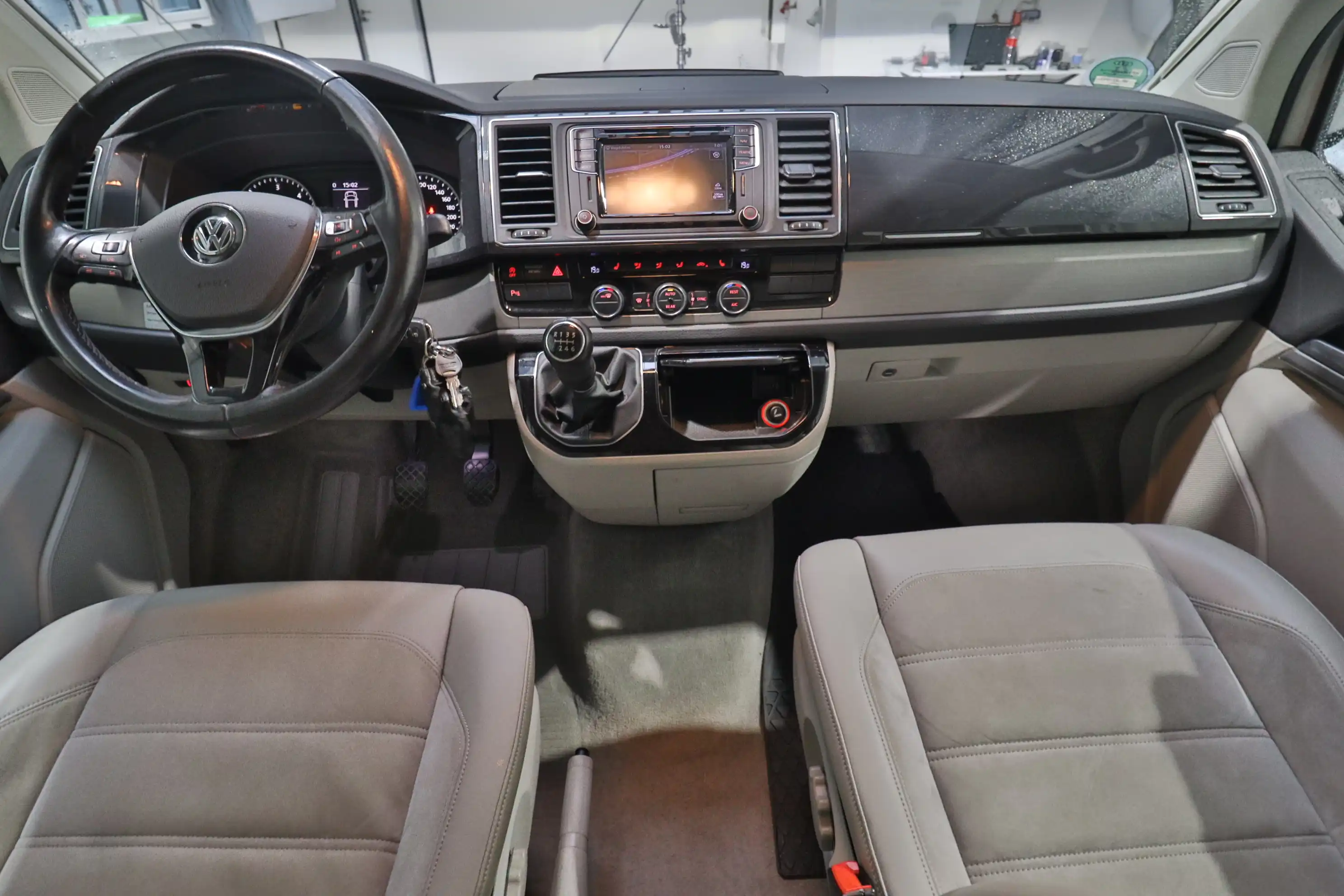VOLKSWAGEN T6 California Ocean